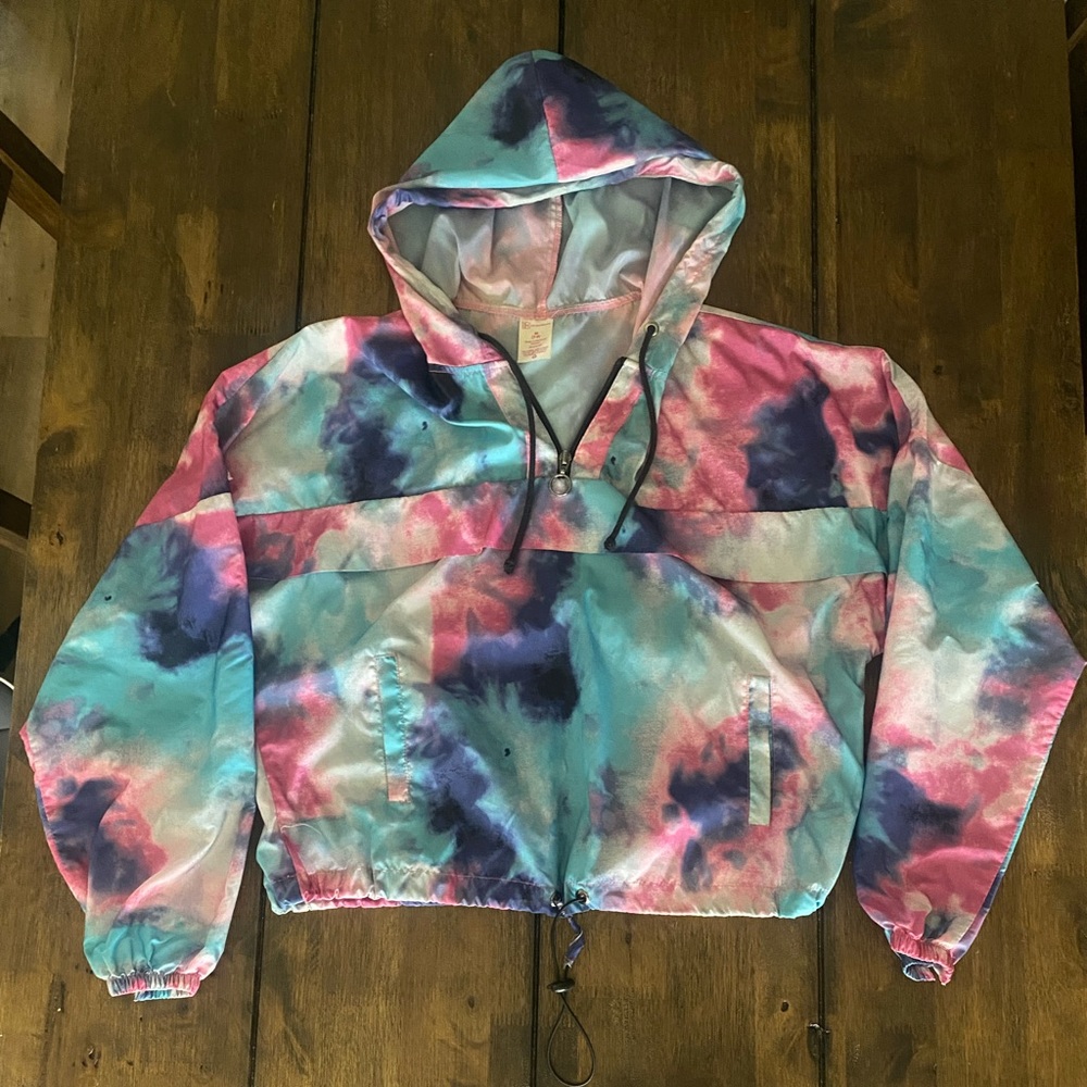 Women’s pull over windbreaker